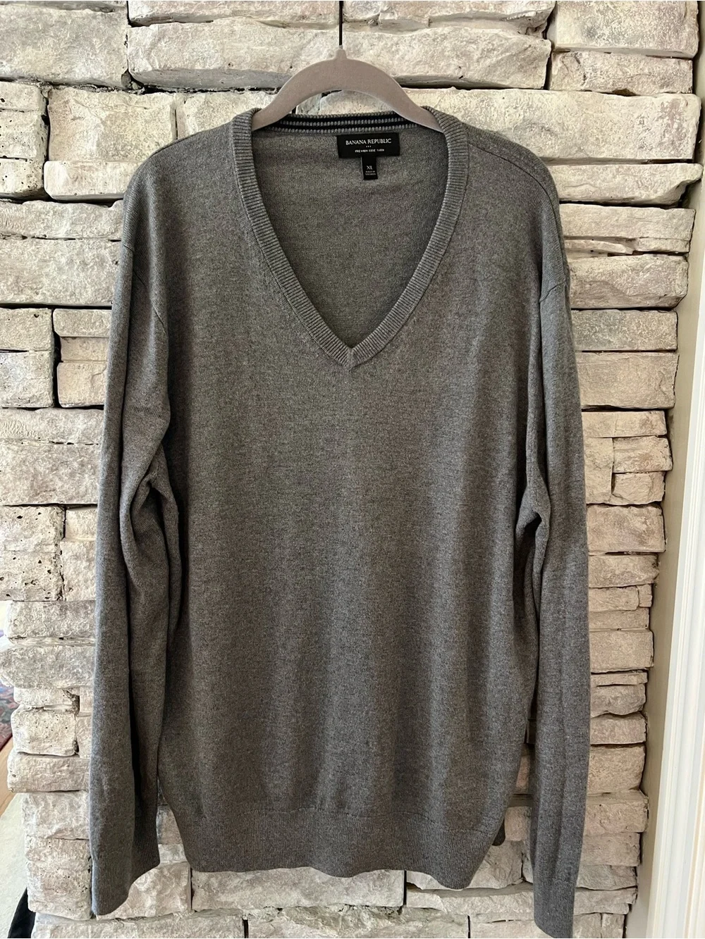 Banana Republic Luxe Yarn Men's V-Neck Sweater - Charcoal Gray XL